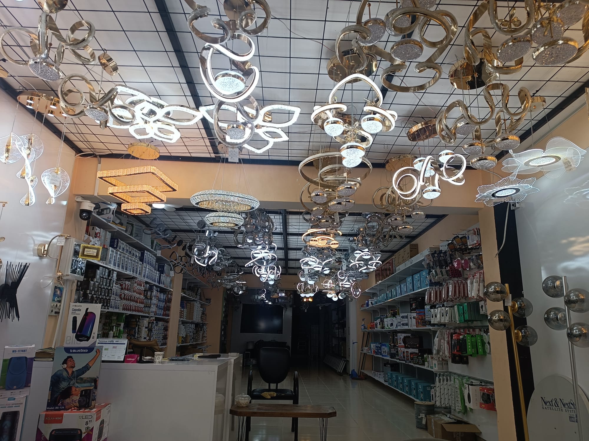 Avize showroom görünümü